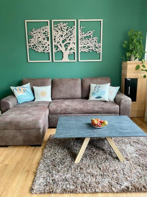 2-Zimmer Zentral In Ferdinandshof, Wlan Modern Zewnętrze zdjęcie