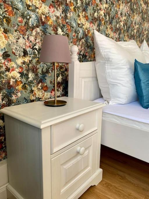2-Zimmer Zentral In Ferdinandshof, Wlan Modern Zewnętrze zdjęcie