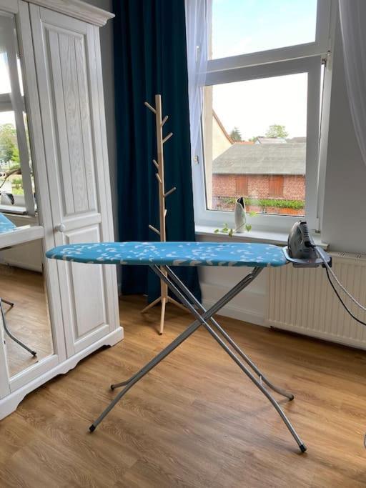 2-Zimmer Zentral In Ferdinandshof, Wlan Modern Zewnętrze zdjęcie